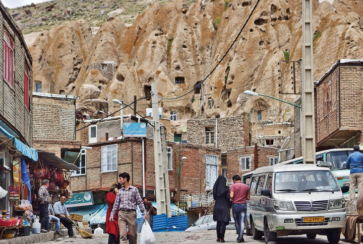 IN THE MIDDLE OF WAR