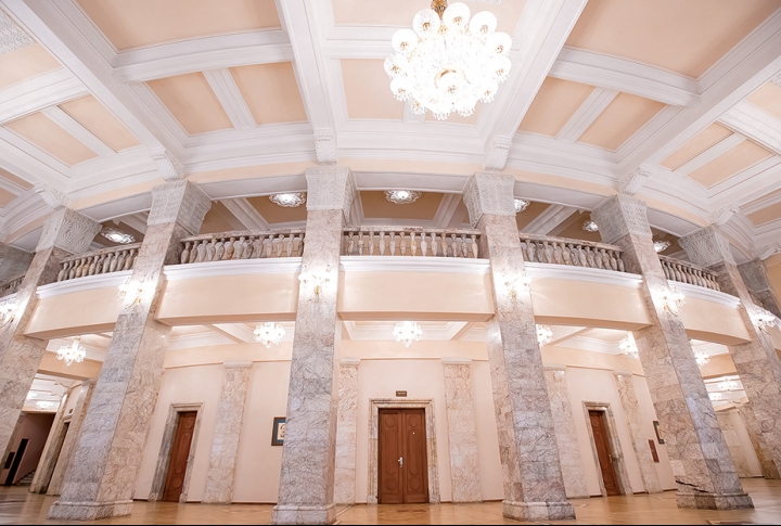 GALLERY OF THE ARTISTS