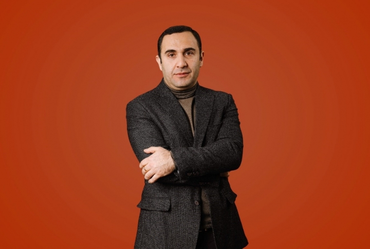 Hayk Haykyan: FORMULA OF LEADOSS